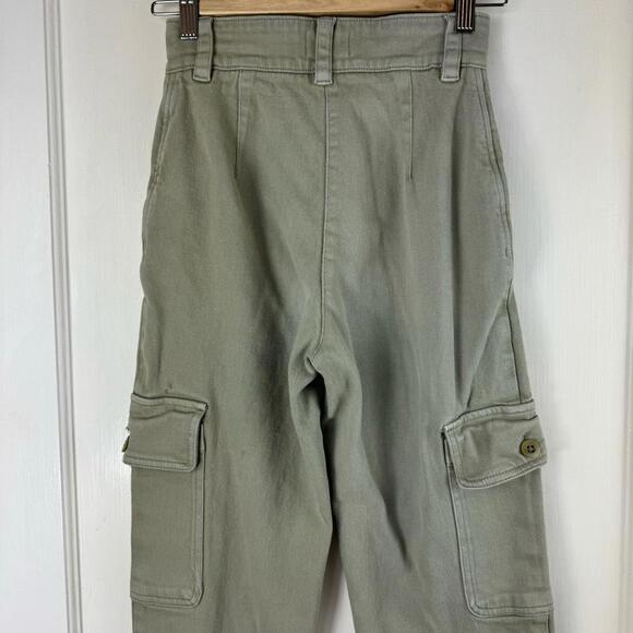 Aritzia Wilfred Free Modern Cotton Cropped Cargo Pants - Picture 7 of 9